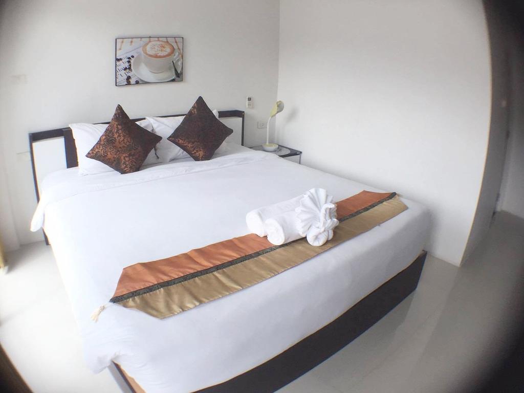 Swiss House Hotel Patong Exterior foto