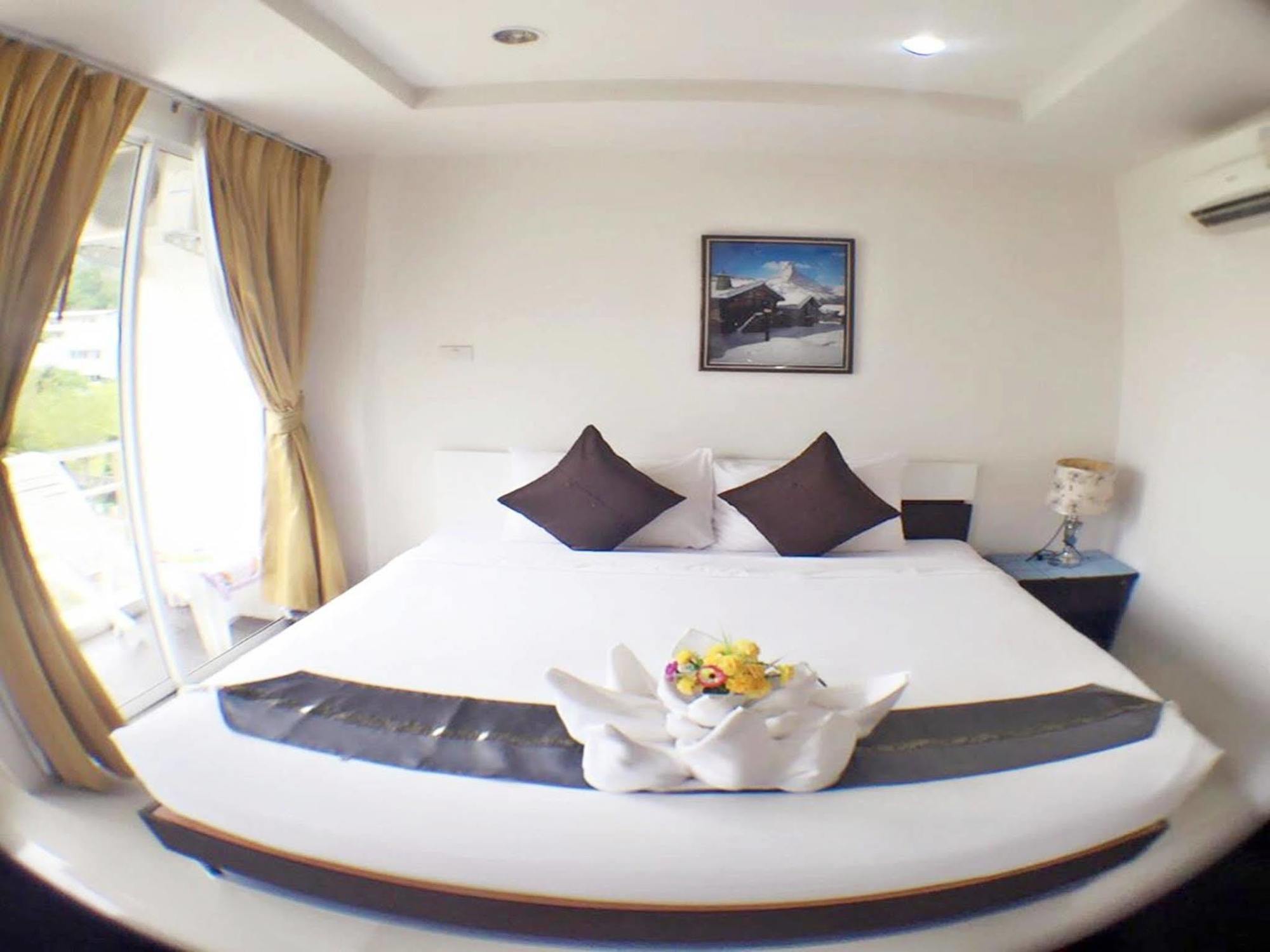 Swiss House Hotel Patong Exterior foto